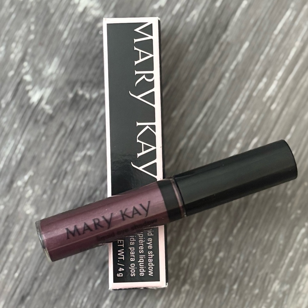 ⭐️ Mary Kay Liquid Eye Shadow — Purple Nova — NWT ⭐️